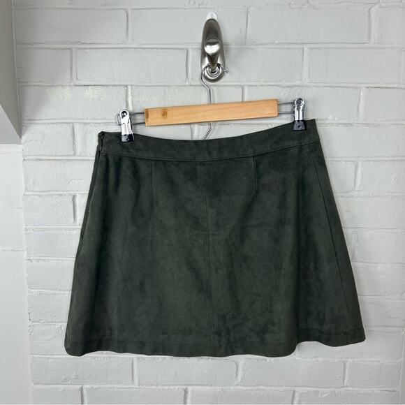 Abercrombie & Fitch Green Faux Suede Pocket Mini Skirt Size 10 - Picture 9 of 10